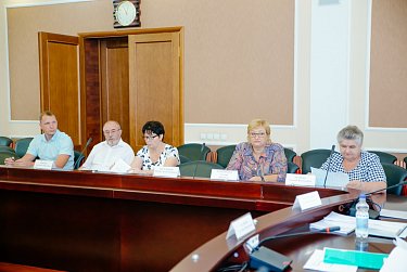 Депутаты обсудили вопросы сбыта сельхозпродукции