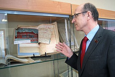 100-летию архивной службы посвящается