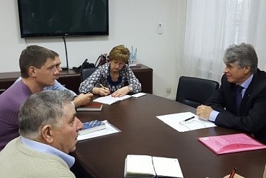 Александр Жарков работал в Шарлыке