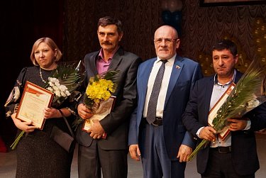 Депутаты отметили тружеников Бузулукского района