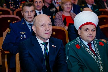 Будущие поколения должны знать правдивые уроки истории