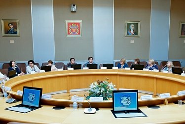 Награды победительницам конкурса «Женщина – героиня и созидательница»