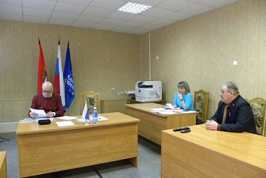 Парламентарии провели приемы граждан