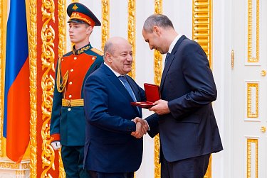 Губернатор вручил госнаграды