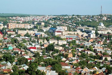 Геннадий Аверьянов участвовал в чествовании нефтяников и медиков Бугуруслана