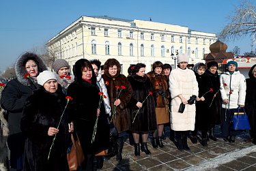 Тема дня: взаимодействие советов женщин и органов власти в решении проблем семей с детьми 