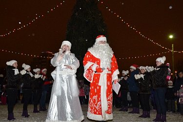 В канун Нового года депутаты поздравляют оренбуржцев