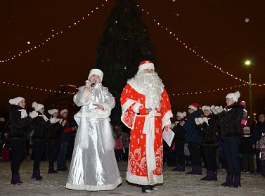 В канун Нового года депутаты поздравляют оренбуржцев