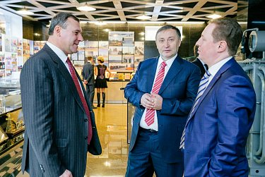 Олег Димов поздравил энергетиков