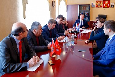 Парламентарии провели День информации в Акбулакском районе