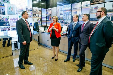 Олег Димов поздравил энергетиков