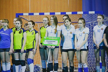 В Оренбурге проходит волейбольный турнир