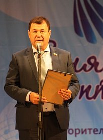 Ермек Алкулов приветствовал участников фестиваля «Синяя птица»
