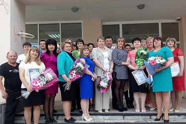 Депутаты поздравили работников социальной защиты населения Оренбуржья