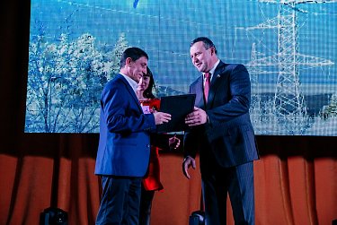 Олег Димов поздравил энергетиков