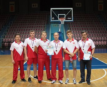 Законодательное Собрание и Счетная палата на спортивной арене