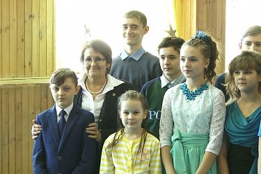 К детворе с подарками