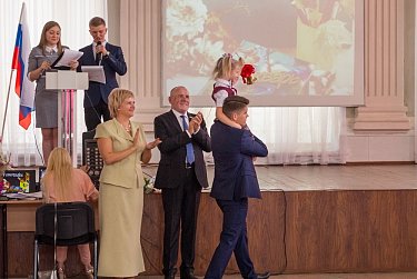 Депутаты пошли в школу