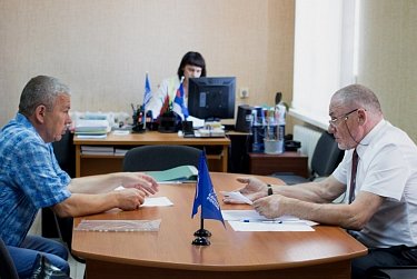 Услышать, какие проблемы интересуют избирателей, и помочь