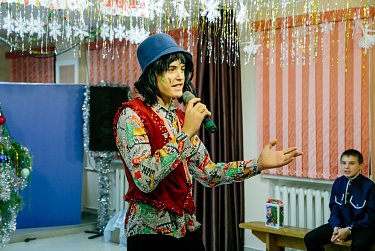 В Дом детства с подарками