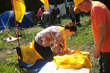 Депутат Владимир Фролов отметил исполнителей гитарной песни