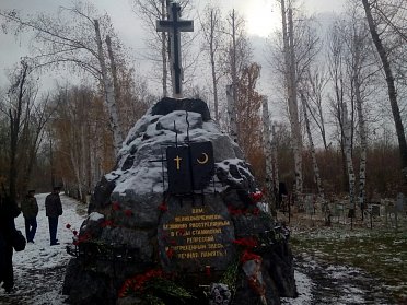 «И бьют навзрыд колокола…»
