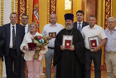 Депутаты Заксобрания удостоены наград за содействие в решении задач СВО