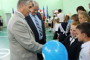 В Красногвардейском районе открылся обновленный школьный спортзал