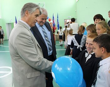 В Красногвардейском районе открылся обновленный школьный спортзал
